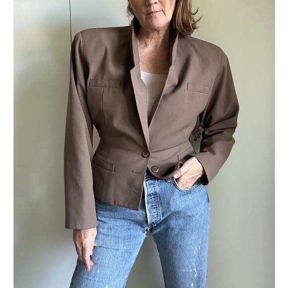Vintage Womens Cropped Blazer Taupe Size Medium Structured Shoulders Classic - Picture 9 of 9